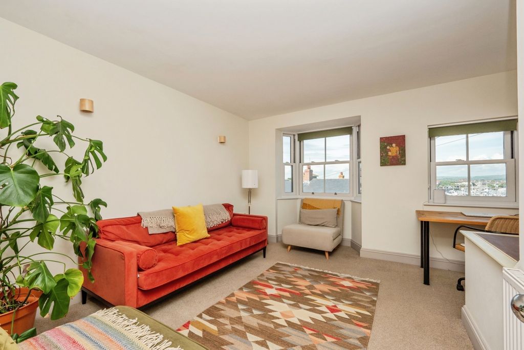 Property photo 3 of 20 Pbox-Img.Jpg