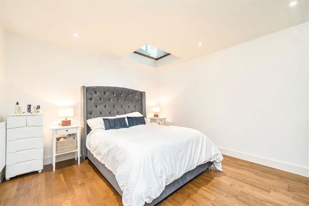 Property photo 3 of 6