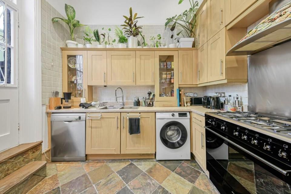 Property photo 3 of 11 c.Jpeg