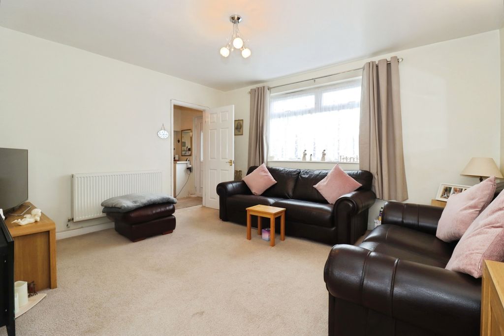 Property photo 3 of 16 Pbox-Img.Jpg