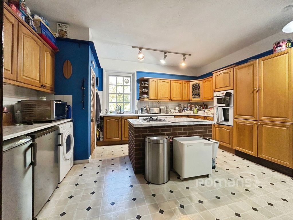 Property photo 3 of 8 Pbox-Img.Jpg