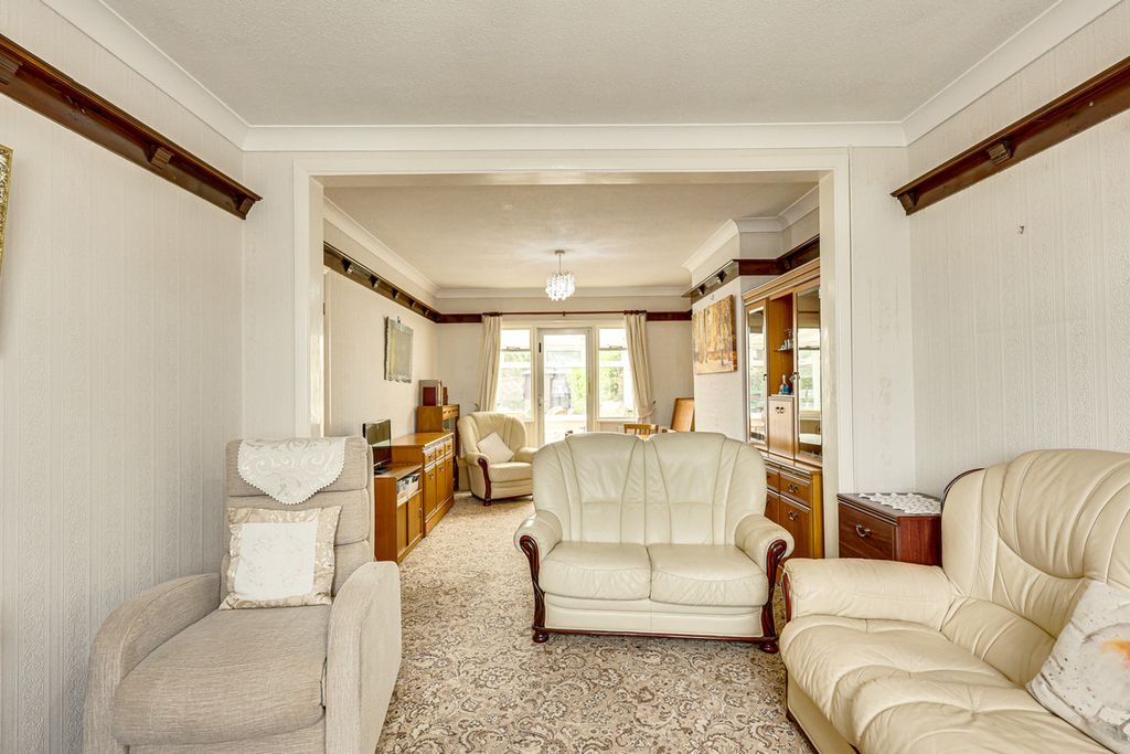 Property photo 3 of 21
