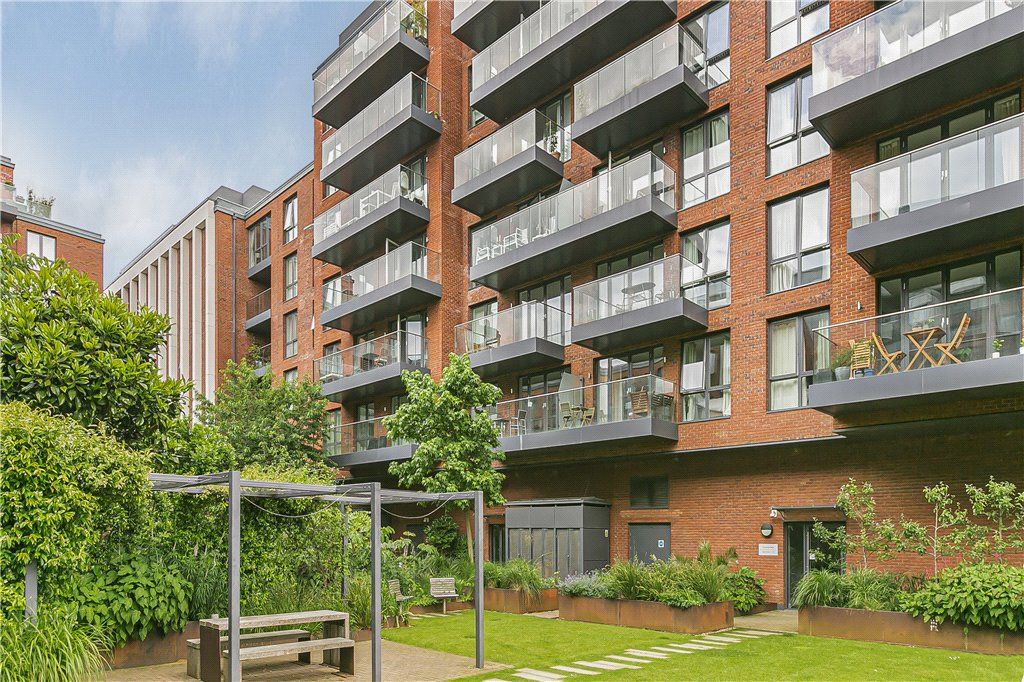 Property photo 1 of 16 Exterior