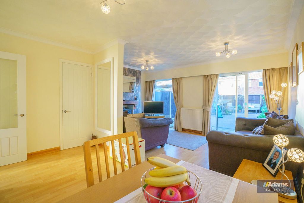 Property photo 2 of 26