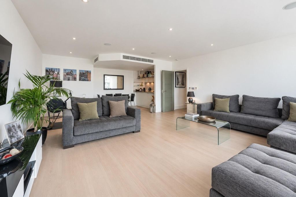 Property photo 1 of 15 Reception Room