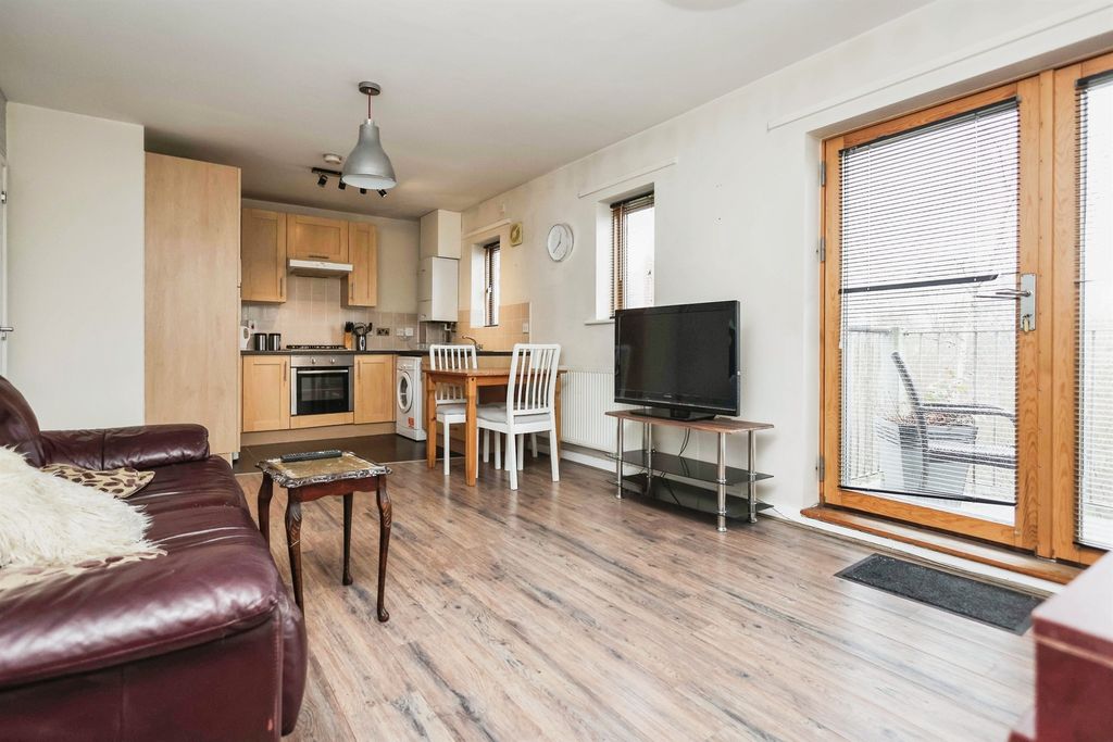 Property photo 3 of 14