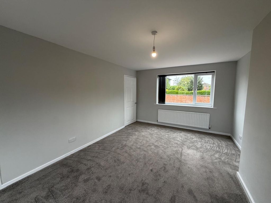 Property photo 2 of 13 Livingroom 1/2