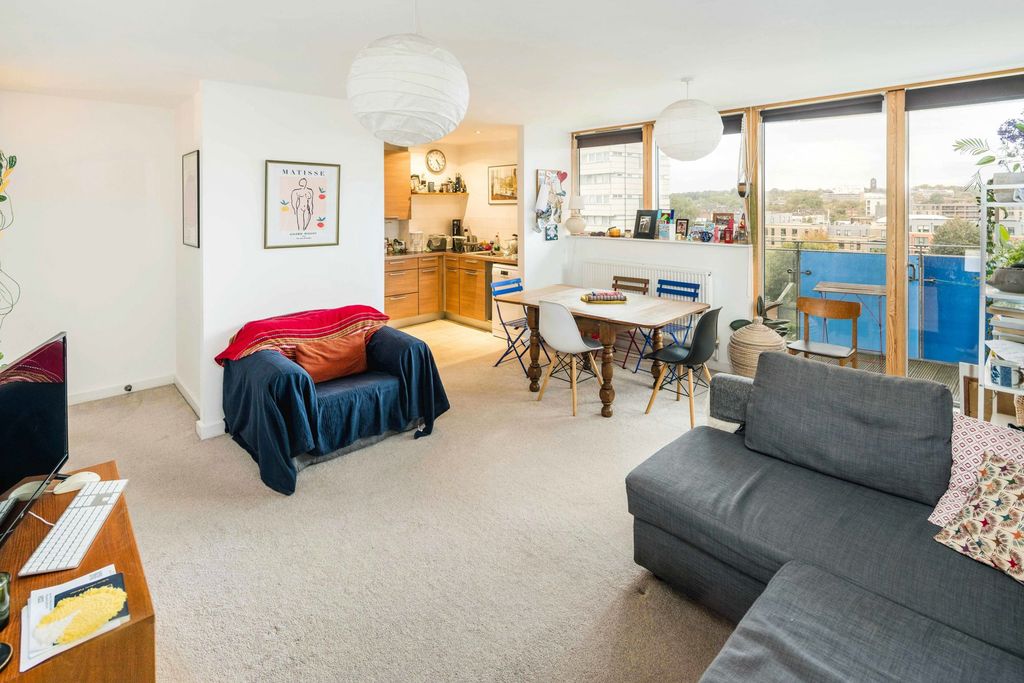Property photo 2 of 9