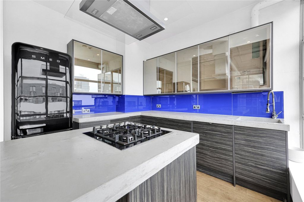 Property photo 3 of 26 Picture No. 12