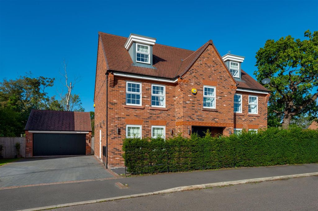 Property photo 1 of 27