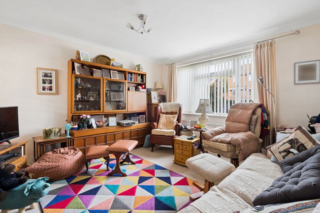 Property photo 2 of 11