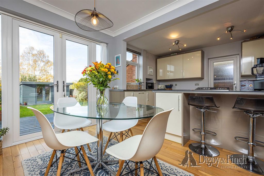 Property photo 3 of 25