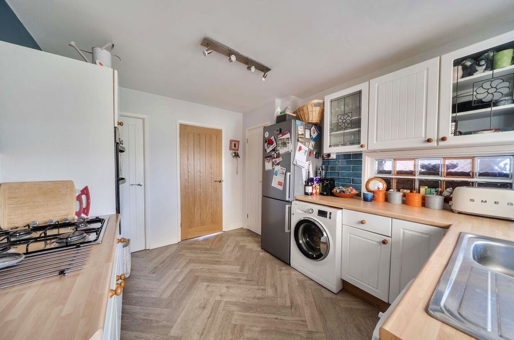 Property photo 3 of 11 1439982-23-69E286...