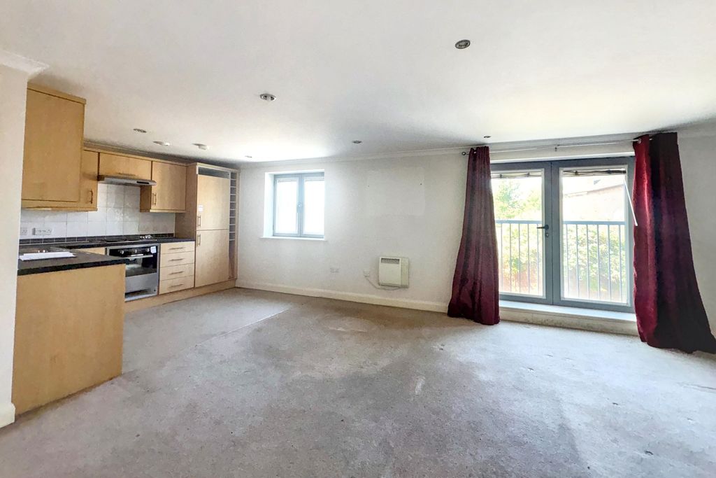 Property photo 3 of 10 17 Westgate Central, 117 Westgate, Wakefield, West Yorkshire, Wf1 1Ew