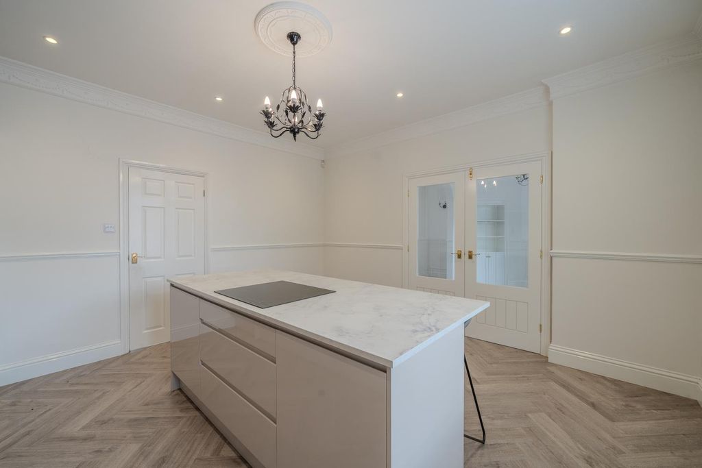 Property photo 3 of 39 120 Sunnybank Rd-22.Jpg