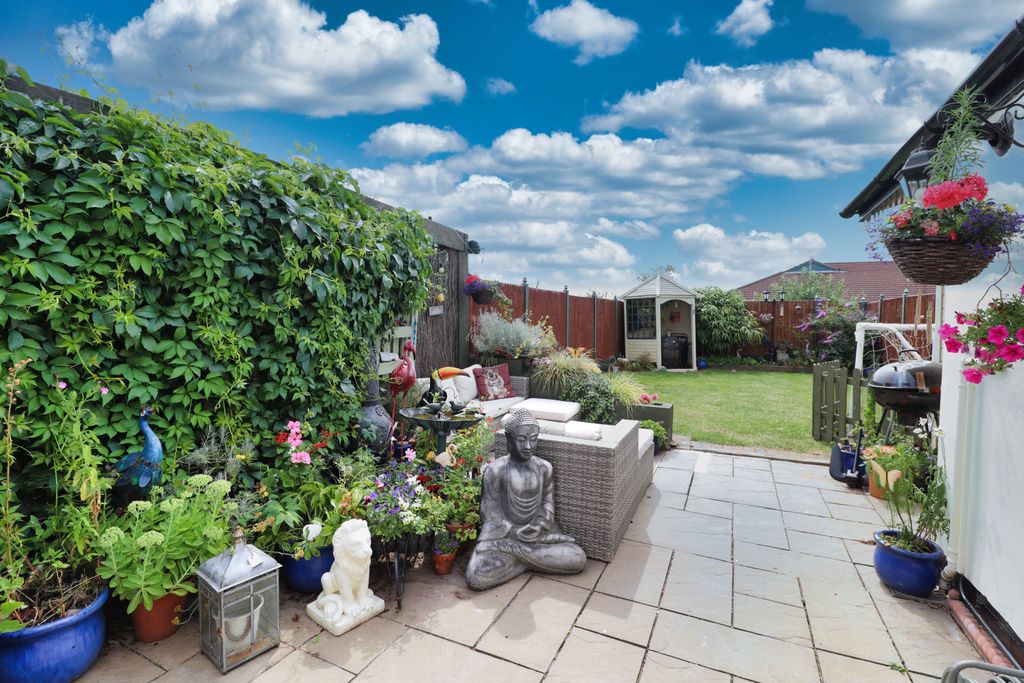 Property photo 2 of 11