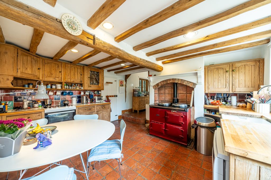 Property photo 3 of 25