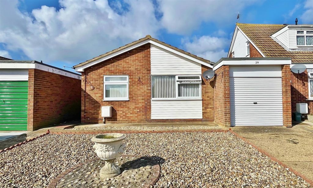 Property photo 1 of 17 Outside - Front