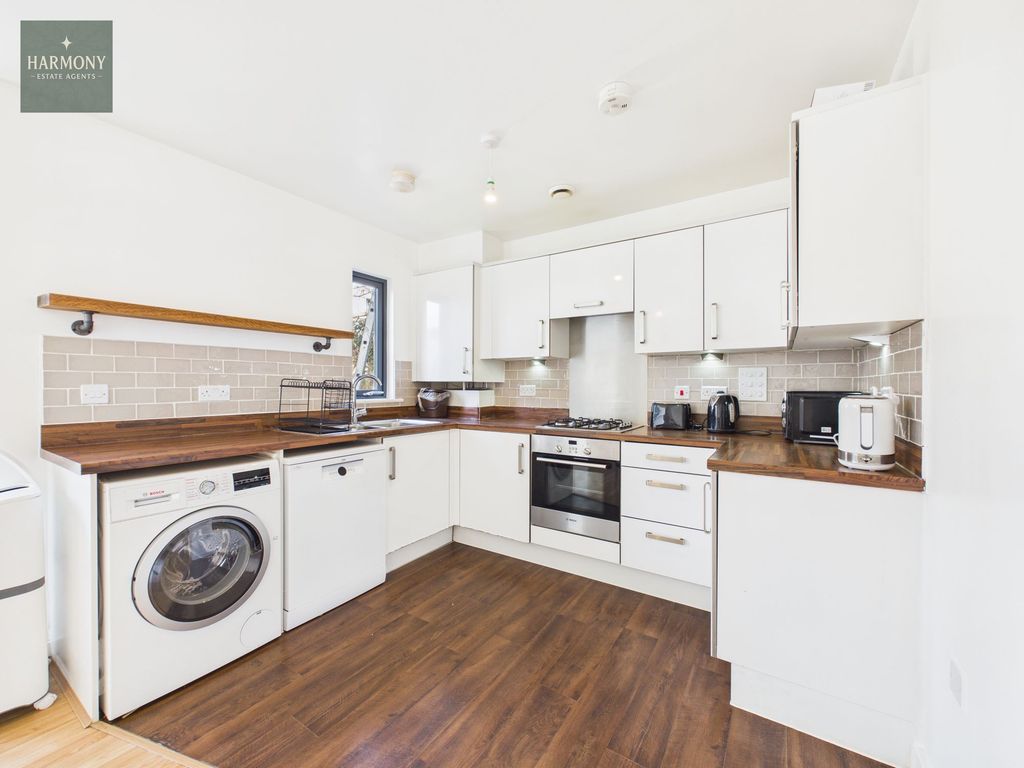 Property photo 2 of 30