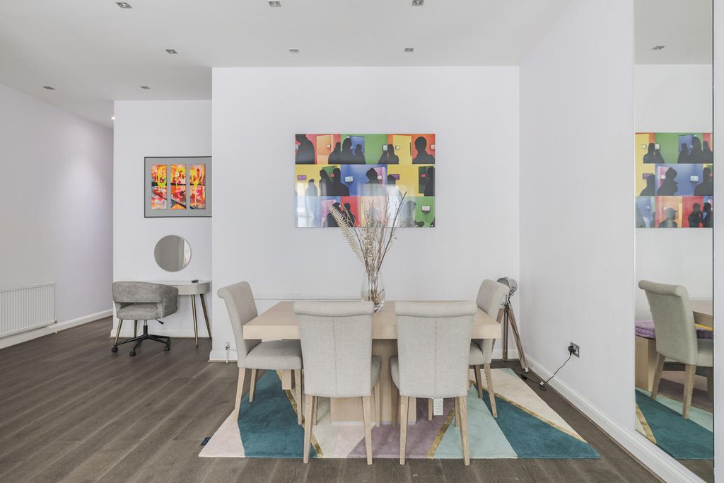 Property photo 2 of 10 Dining Room