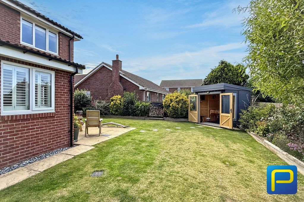 Property photo 2 of 42