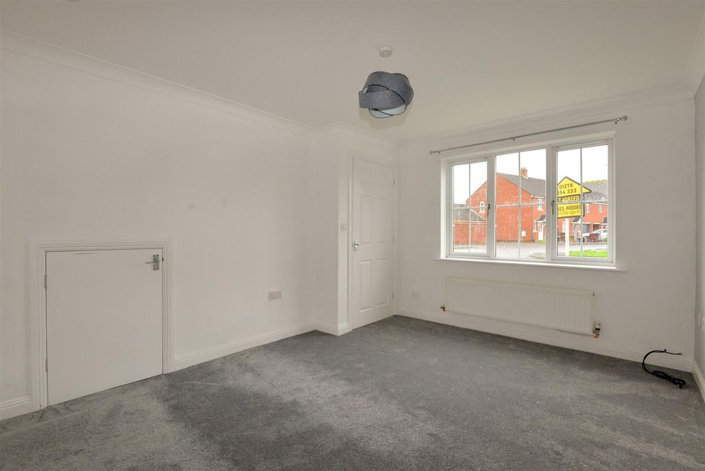 Property photo 3 of 16 Living Room 1.Jpg