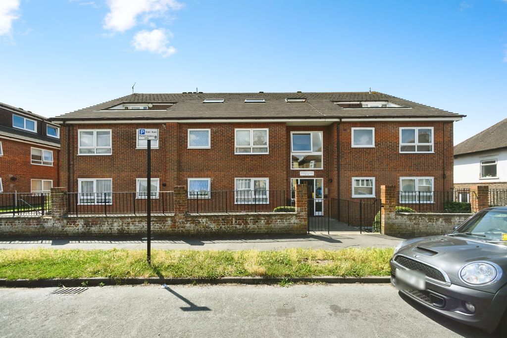 Property photo 1 of 17