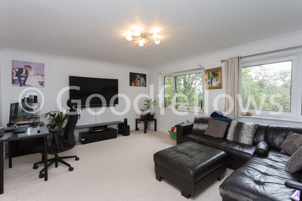 Property photo 2 of 12 21 Southfields Ct-13
