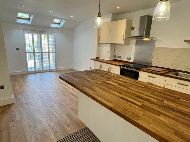 Property photo 3 of 9 Kitchen