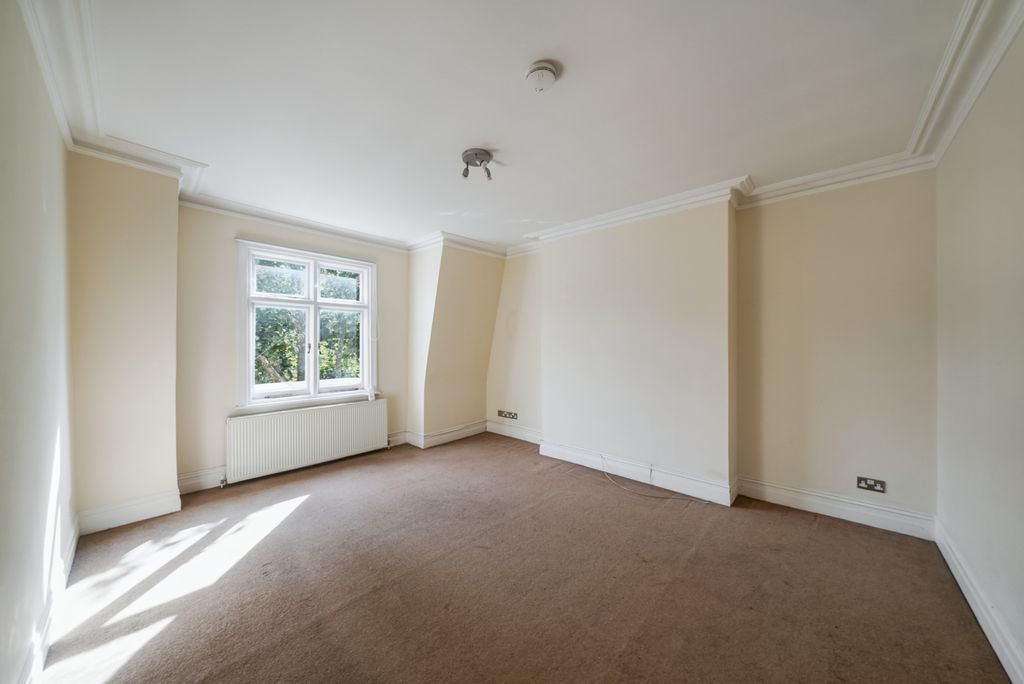Property photo 2 of 17 Flat 111 Castellain Mansions, Castellain Road, Maida Vale, London, W9 1Hg