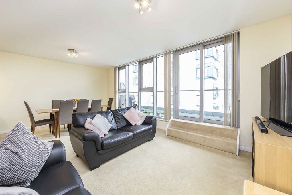 Property photo 3 of 8