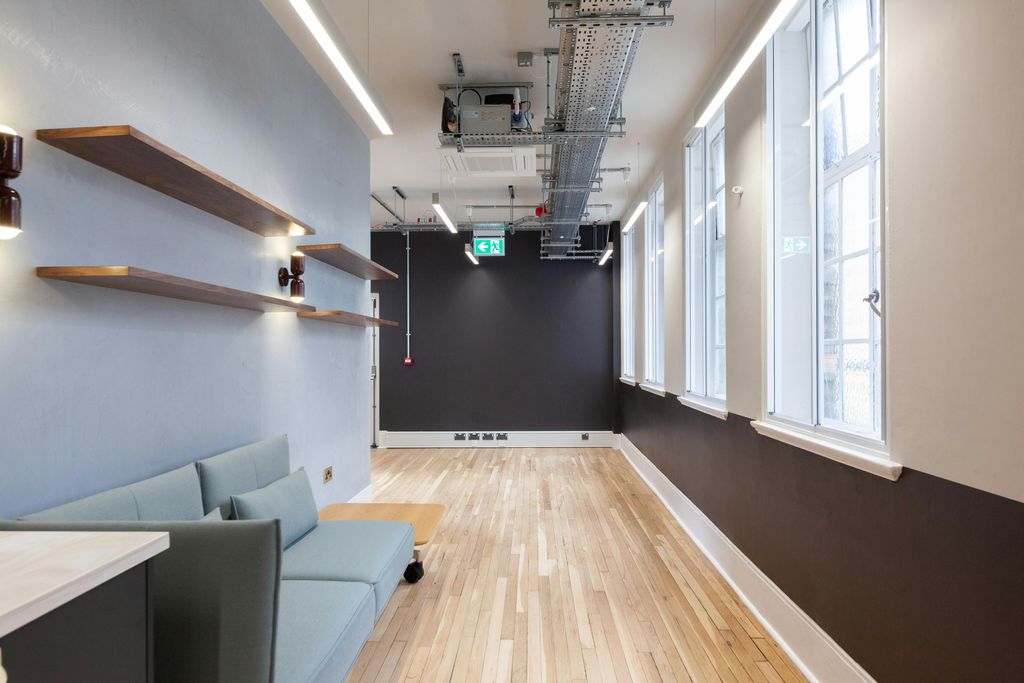 Property photo 2 of 9 1516 Margaret St  3rd Floor 08.Jpg