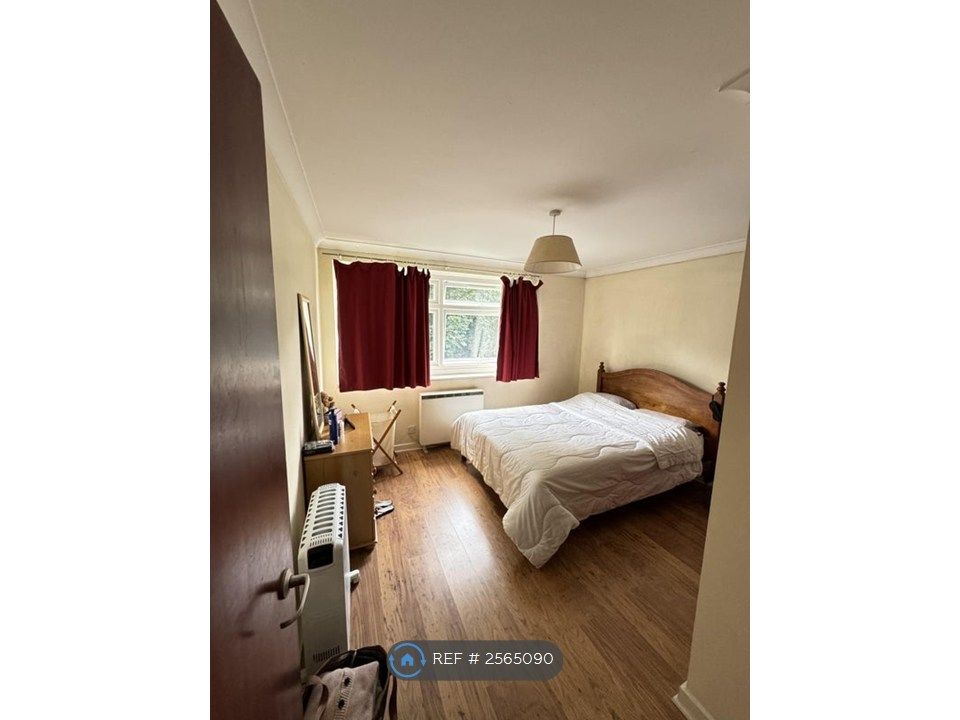 Property photo 3 of 9 Master Bedroom