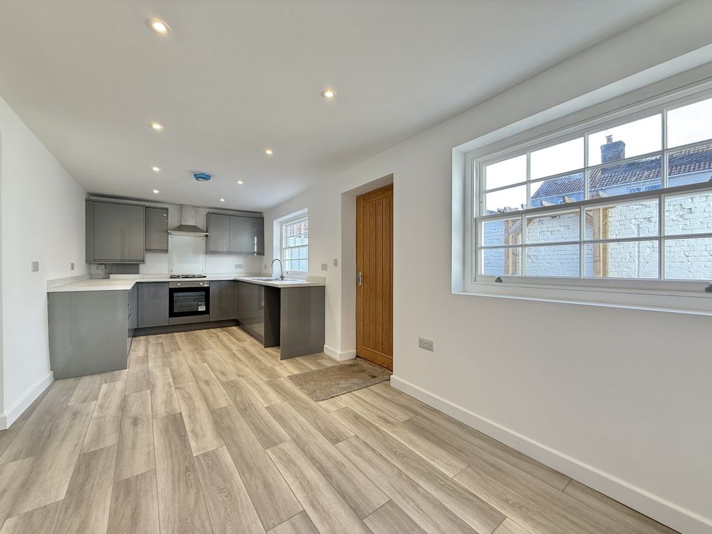 Property photo 2 of 20 Photo 9