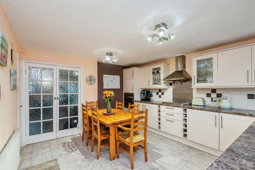 Property photo 2 of 17 Kitchen/Diner