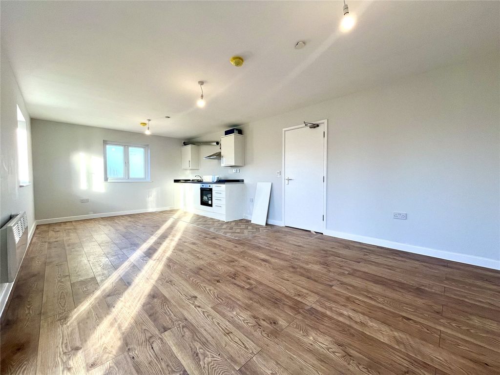 Property photo 2 of 11 Lounge/Kitchen