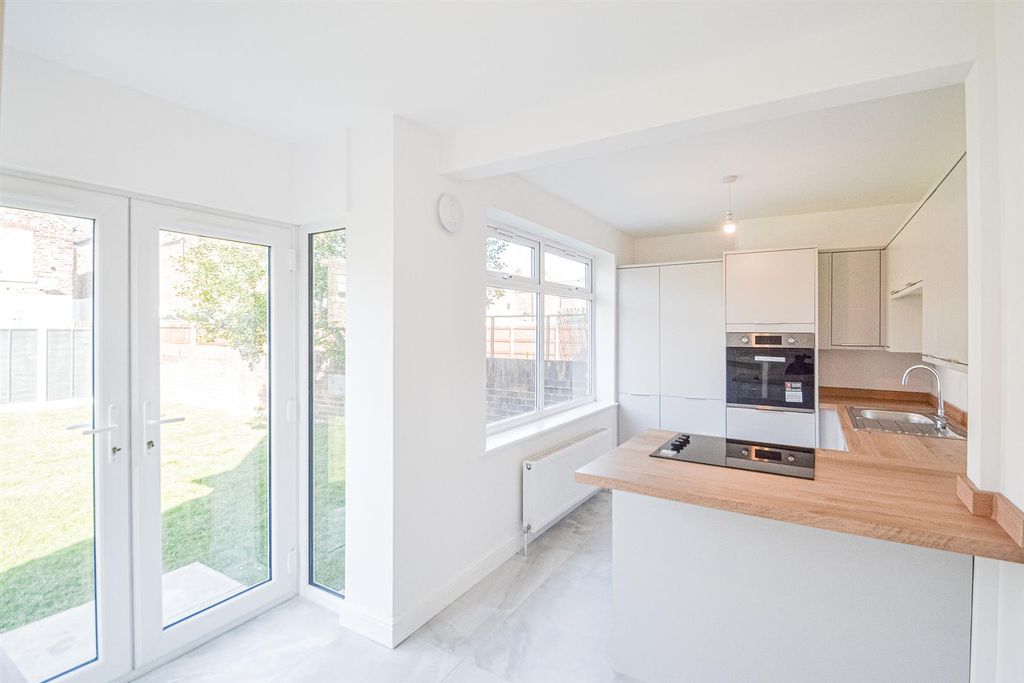 Property photo 3 of 15 Dining Kitchen