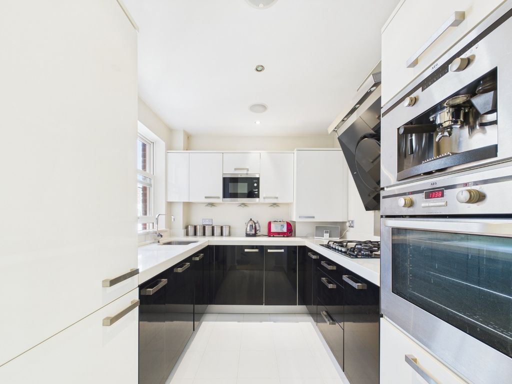 Property photo 3 of 14 4067504