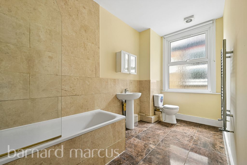 Property photo 3 of 8 Image