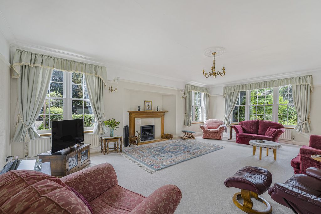 Property photo 2 of 50