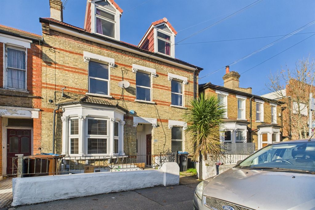 Property photo 1 of 13 External