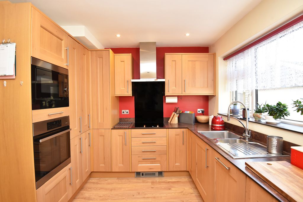 Property photo 3 of 19