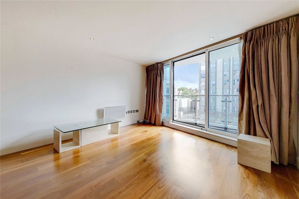 Property photo 1 of 9