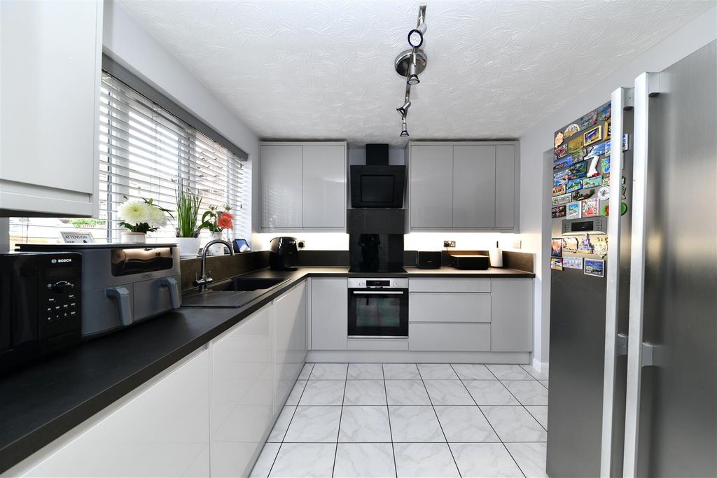 Property photo 2 of 23 Dsc_8930.Jpg