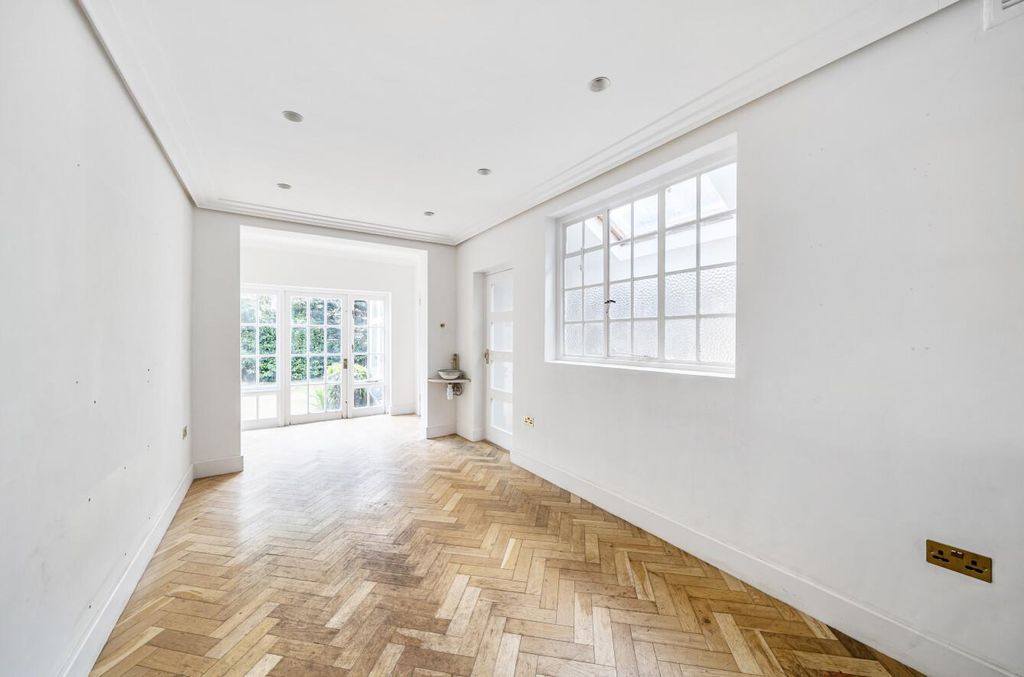 Additional image 6 of 4 bed detached house for saleCavendish Drive, Edgware HA8