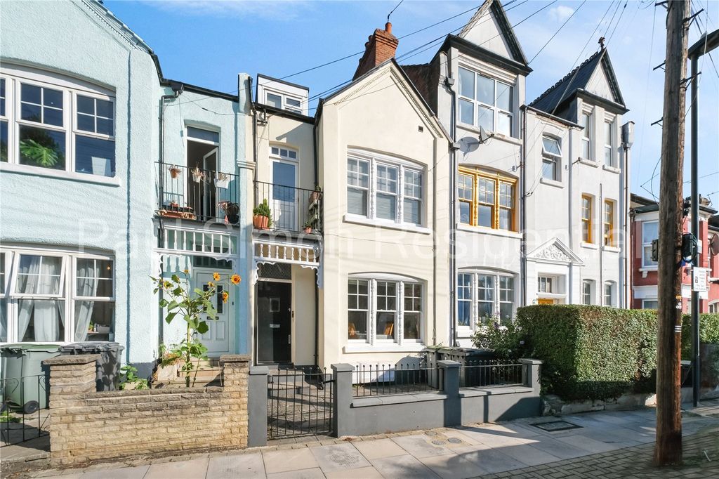 Property photo 2 of 14 Picture No. 12