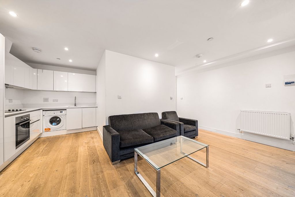 Property photo 2 of 14 5598141