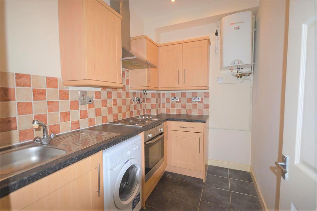 Property photo 3 of 5 Kitchen