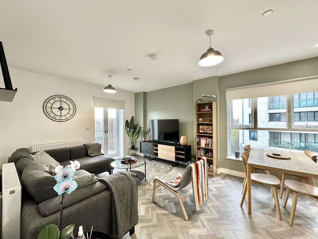 Property photo 1 of 20 Living Room