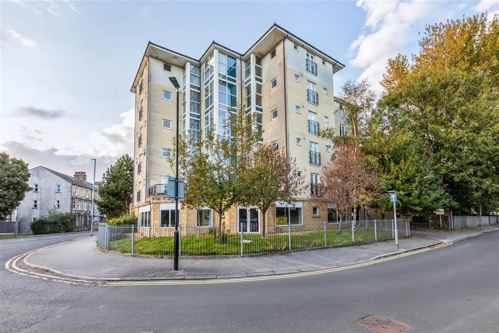 Property photo 3 of 18